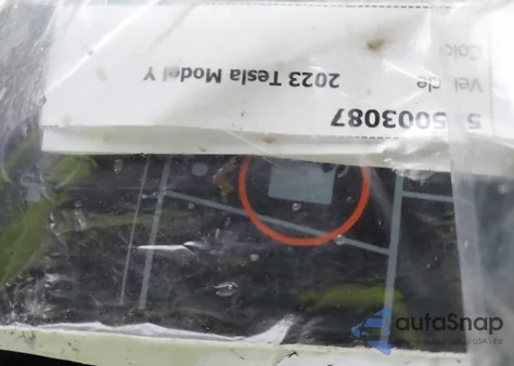 2023 Tesla Model Y из США, поврежденный, VIN 7SAYGAEEXPF685356